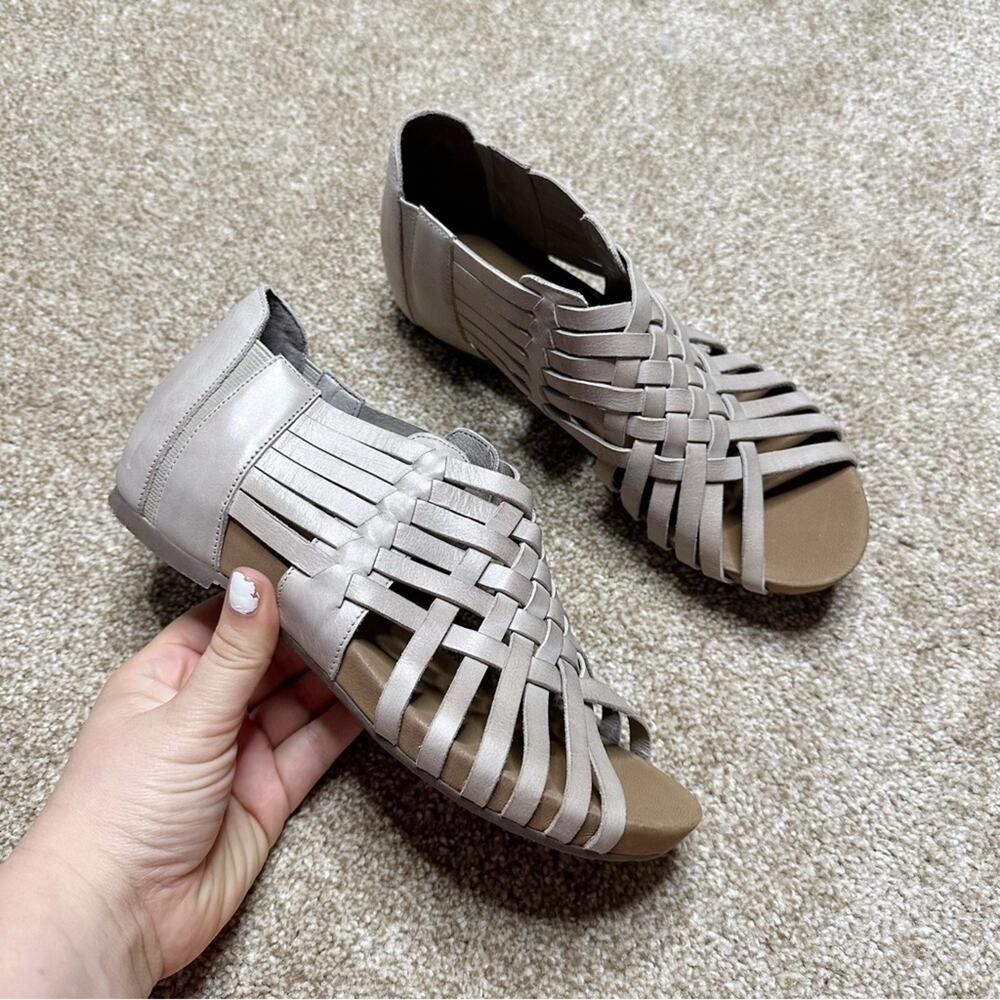 Chocolat Blu Viva Metallic Woven Sandals Size 6